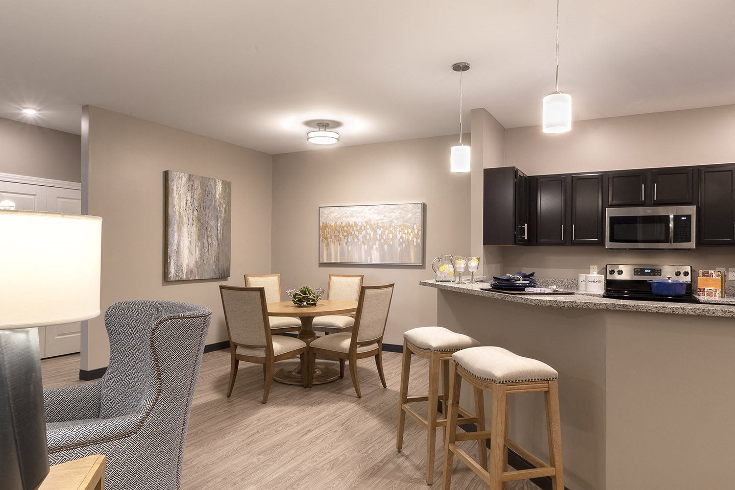 dining table and bar stools at Thirteen01 at Hartman Lakes, Shiloh, IL, 62269